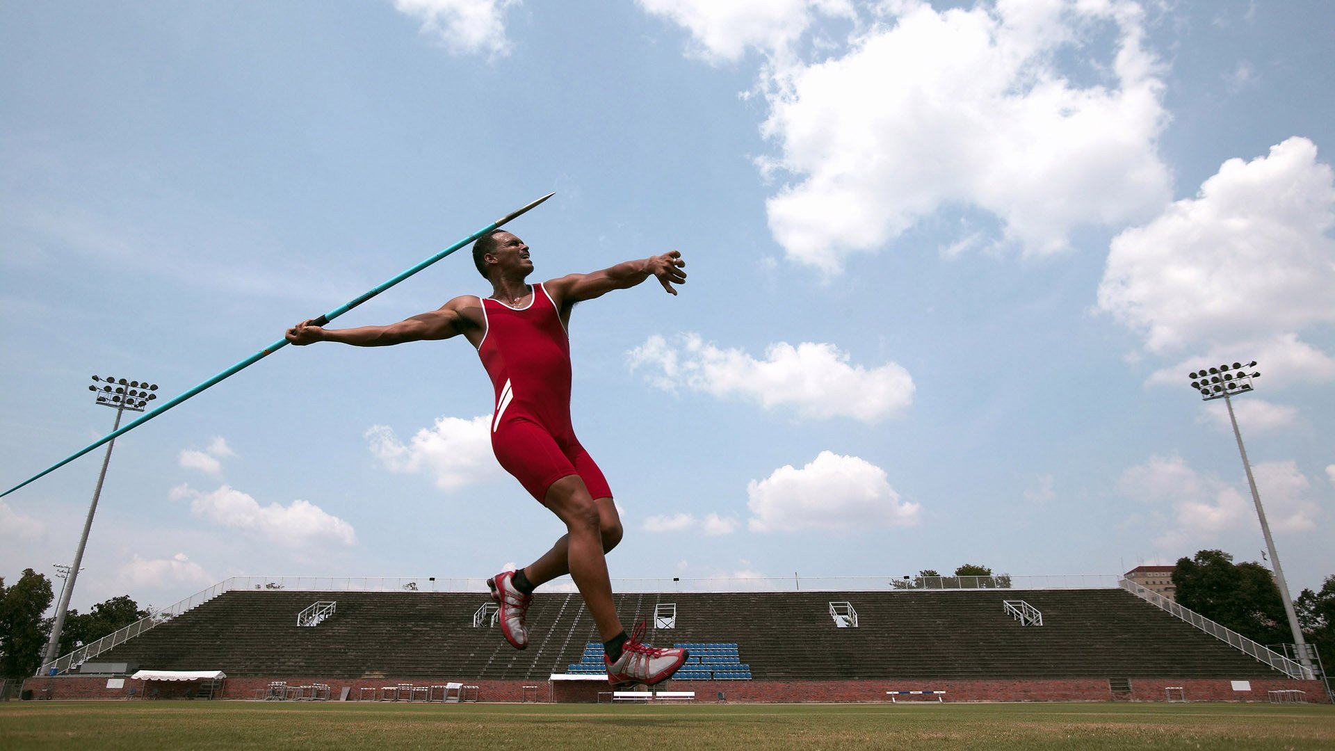 中国足球专家解读战术趋势，国足技战术分析