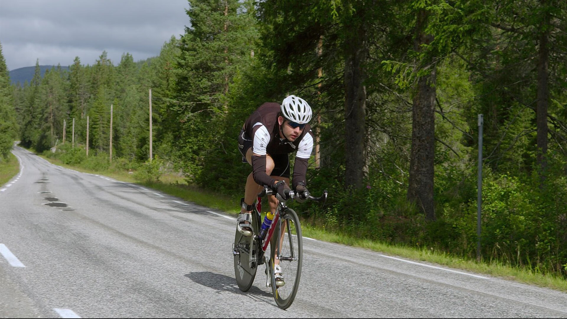 《ApexLegends》新角色“幻影”正式上线,玩法天马行空引领战场新风尚